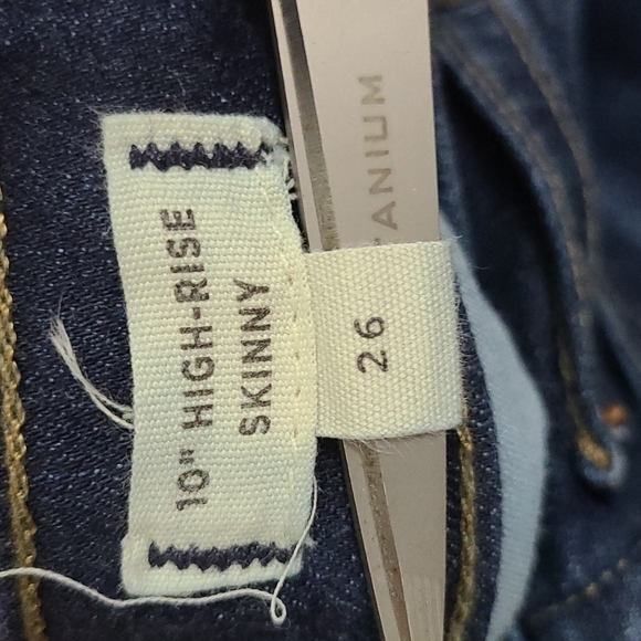 Madewell 10"‎ High-Rise Skinny Jeans in Dark Wash Sz 26 - Picture 3 of 7